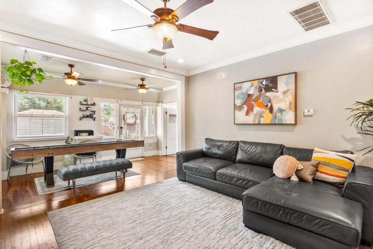 Four Different Options At One Great Location-- 1 - Spacious 3 Bed 2 Bath House Or 2- 2Nd Floor 2 Bed 1 Bath Guesthouse Or 3- 1St Floor Studio Or 3- A Tiny Home Rv Tampa Ngoại thất bức ảnh